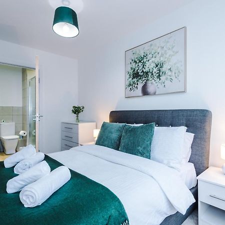 New! Stylish 2-Bed Apartment In Manchester By 53 Degrees Property - Amazing Location, Ideal For Small Groups - Sleeps 4! Bagian luar foto