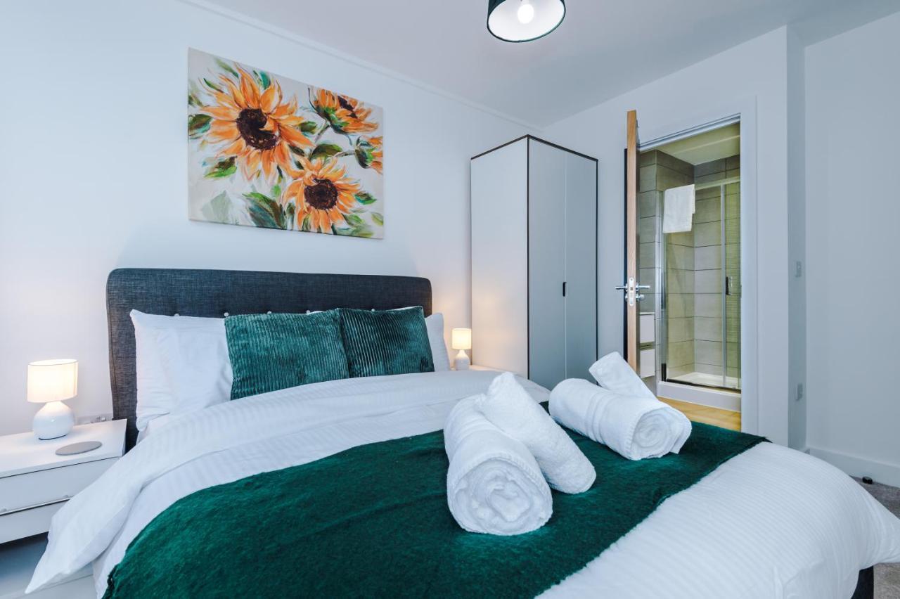 New! Stylish 2-Bed Apartment In Manchester By 53 Degrees Property - Amazing Location, Ideal For Small Groups - Sleeps 4! Bagian luar foto