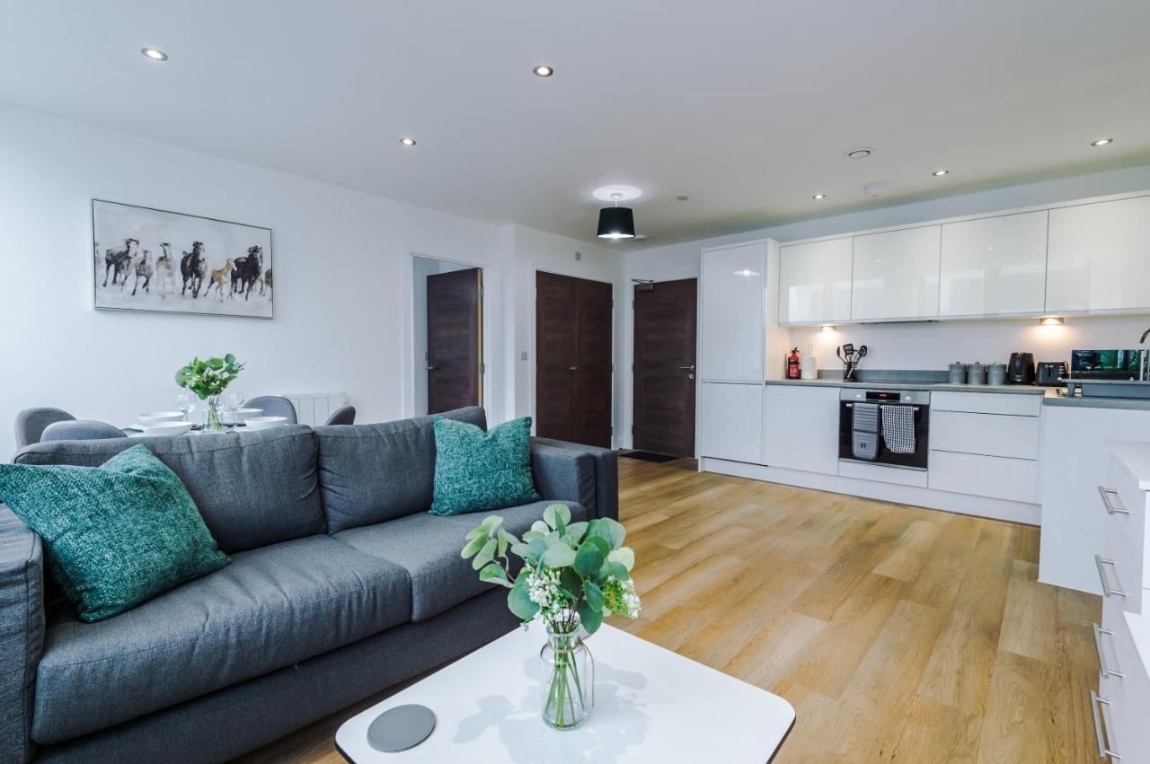 New! Stylish 2-Bed Apartment In Manchester By 53 Degrees Property - Amazing Location, Ideal For Small Groups - Sleeps 4! Bagian luar foto