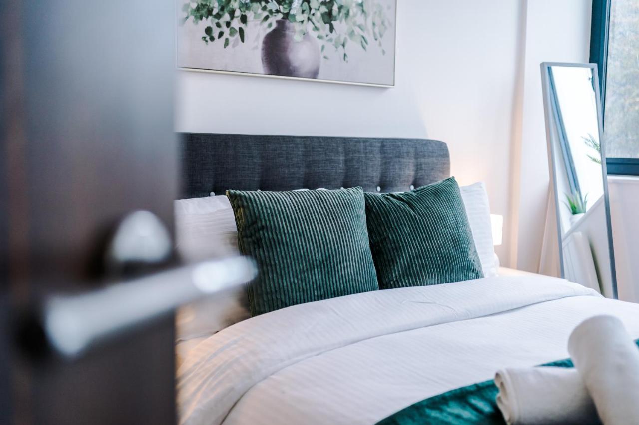 New! Stylish 2-Bed Apartment In Manchester By 53 Degrees Property - Amazing Location, Ideal For Small Groups - Sleeps 4! Bagian luar foto