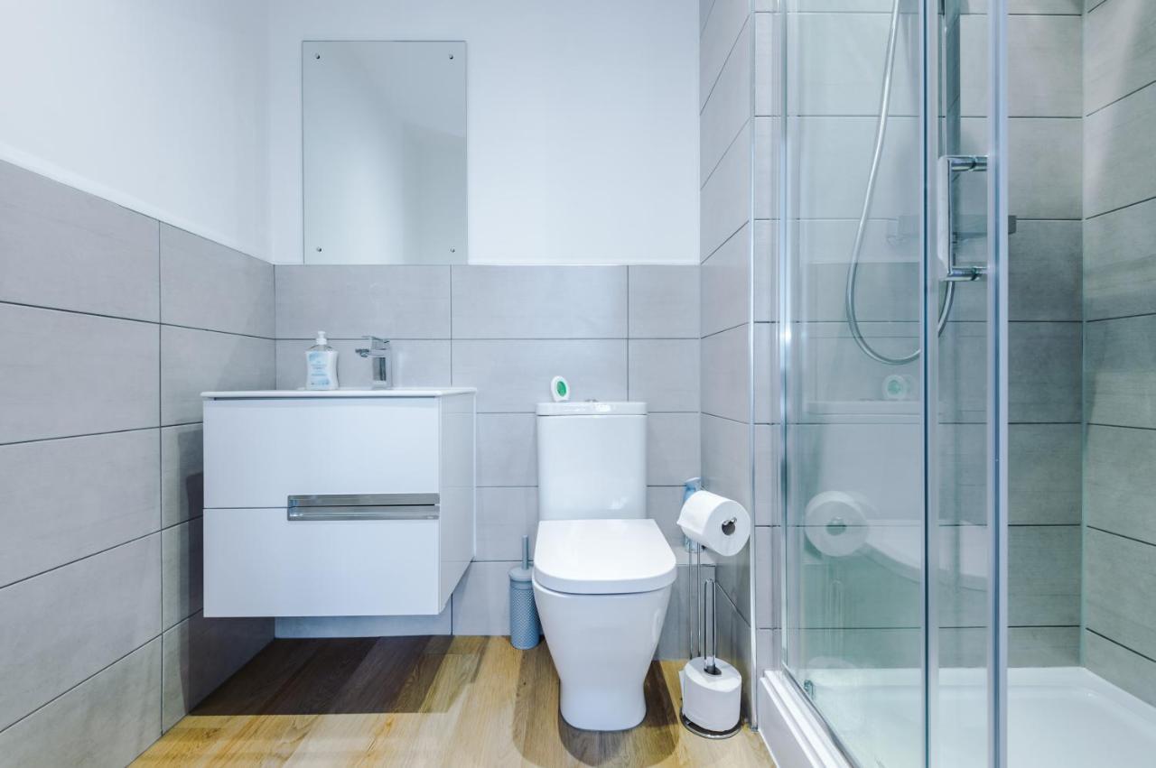 New! Stylish 2-Bed Apartment In Manchester By 53 Degrees Property - Amazing Location, Ideal For Small Groups - Sleeps 4! Bagian luar foto