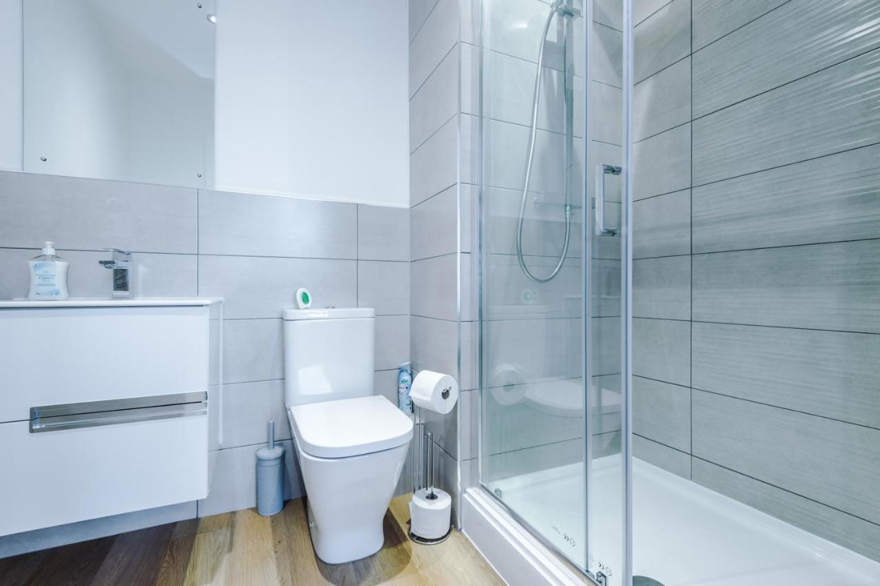 New! Stylish 2-Bed Apartment In Manchester By 53 Degrees Property - Amazing Location, Ideal For Small Groups - Sleeps 4! Bagian luar foto