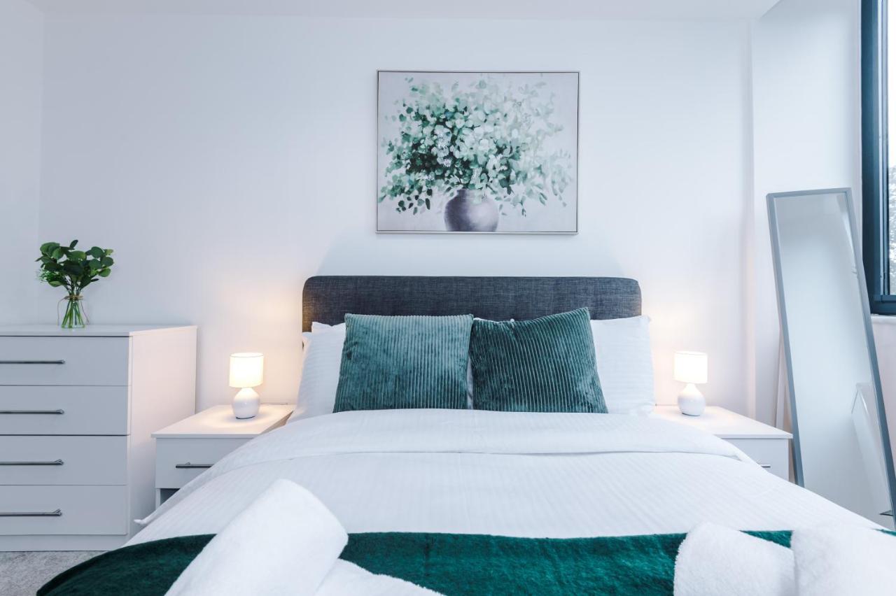 New! Stylish 2-Bed Apartment In Manchester By 53 Degrees Property - Amazing Location, Ideal For Small Groups - Sleeps 4! Bagian luar foto