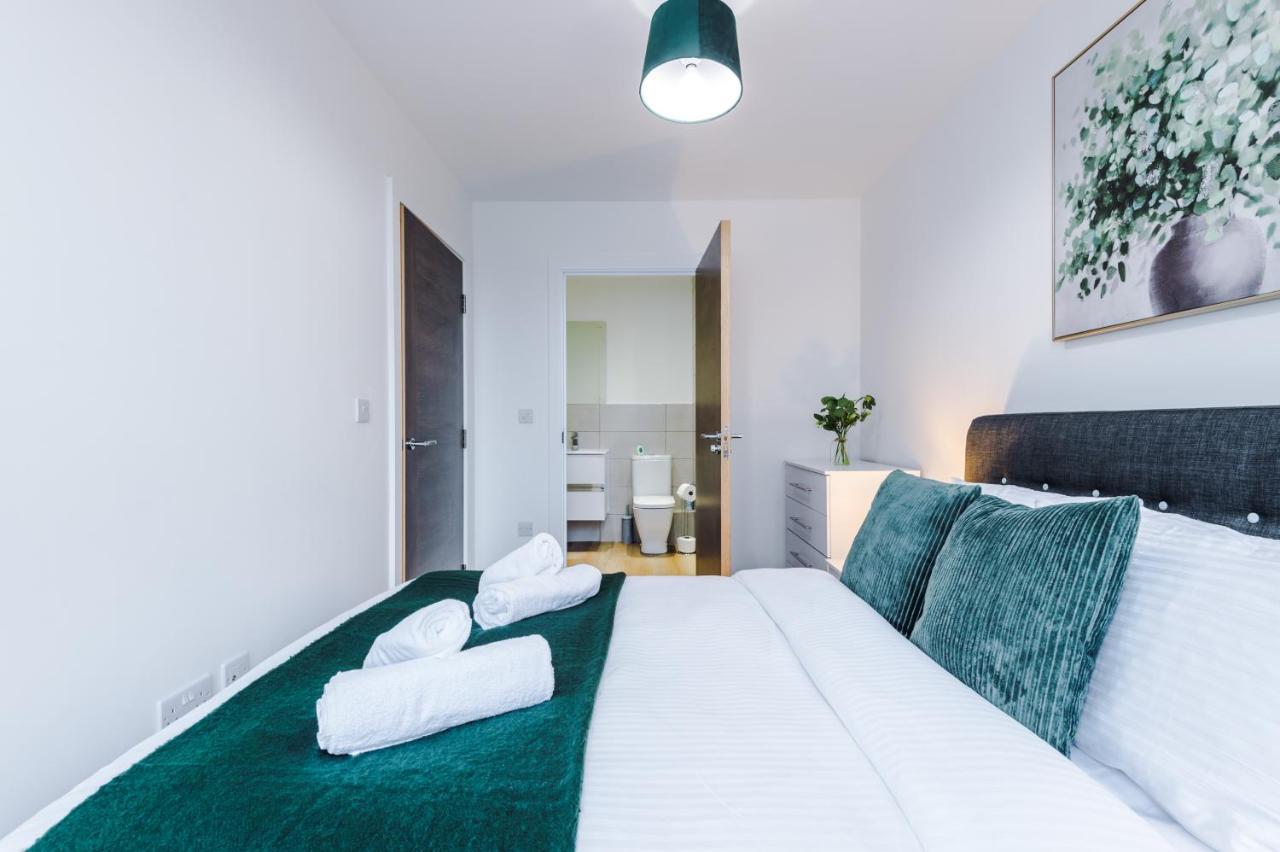 New! Stylish 2-Bed Apartment In Manchester By 53 Degrees Property - Amazing Location, Ideal For Small Groups - Sleeps 4! Bagian luar foto